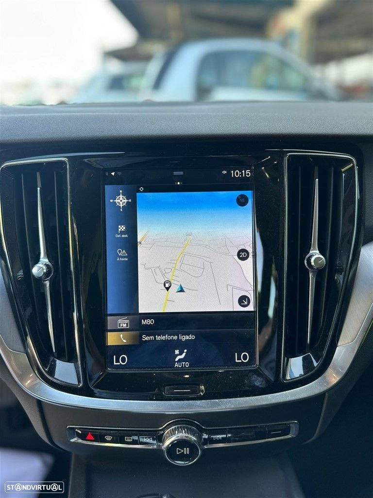 Volvo V60 2.0 D3 Momentum Geartronic - 12