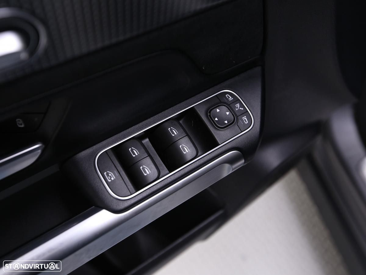 Mercedes-Benz EQB 300 4Matic AMG Line - 18