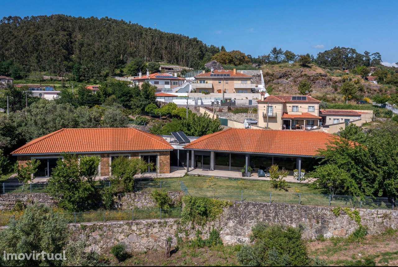 Moradia T4 térrea de construção recente com terreno em Serreleis, Vian - Grande imagem: 3/45