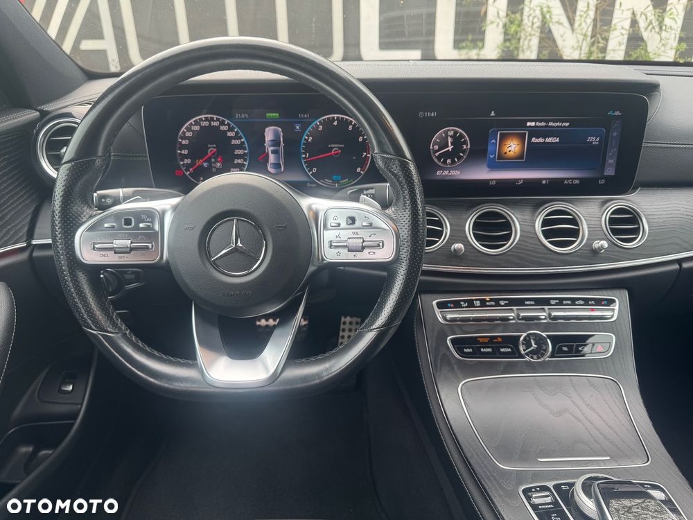 Mercedes-Benz Klasa E 200 9G-TRONIC AMG Line - 19