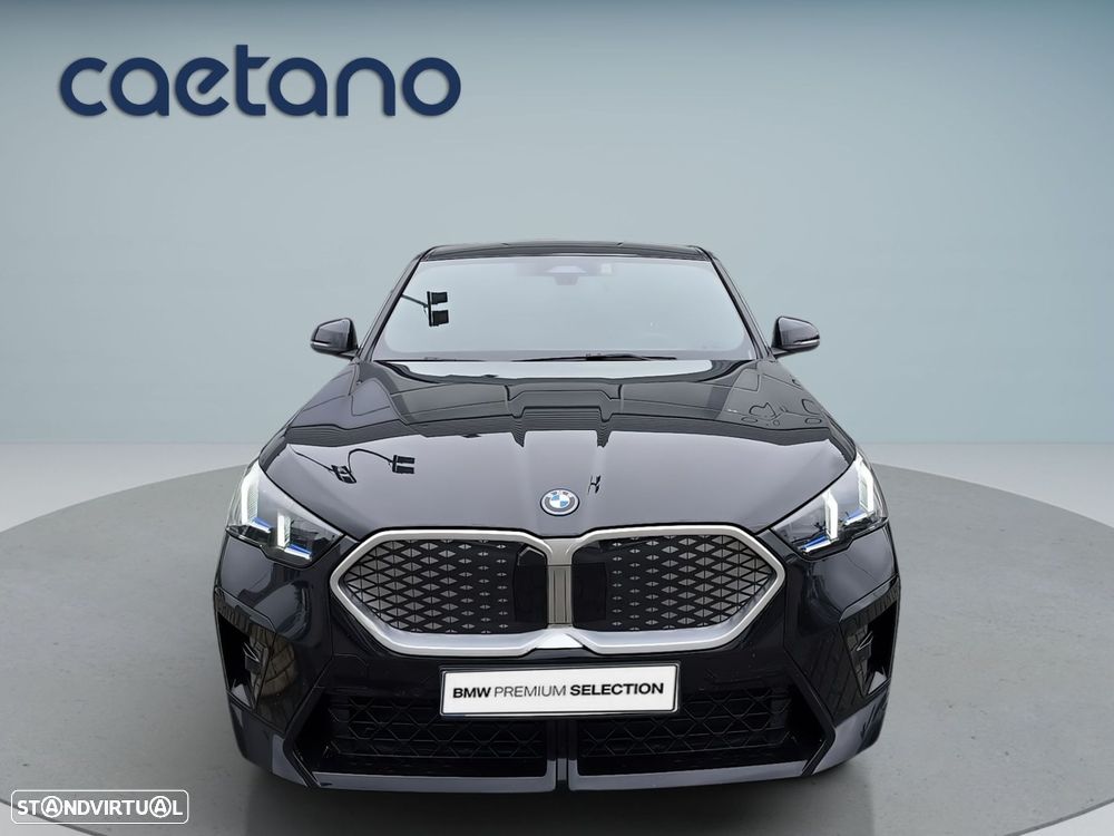 BMW iX2 eDrive20 Pack Desportivo M - 2