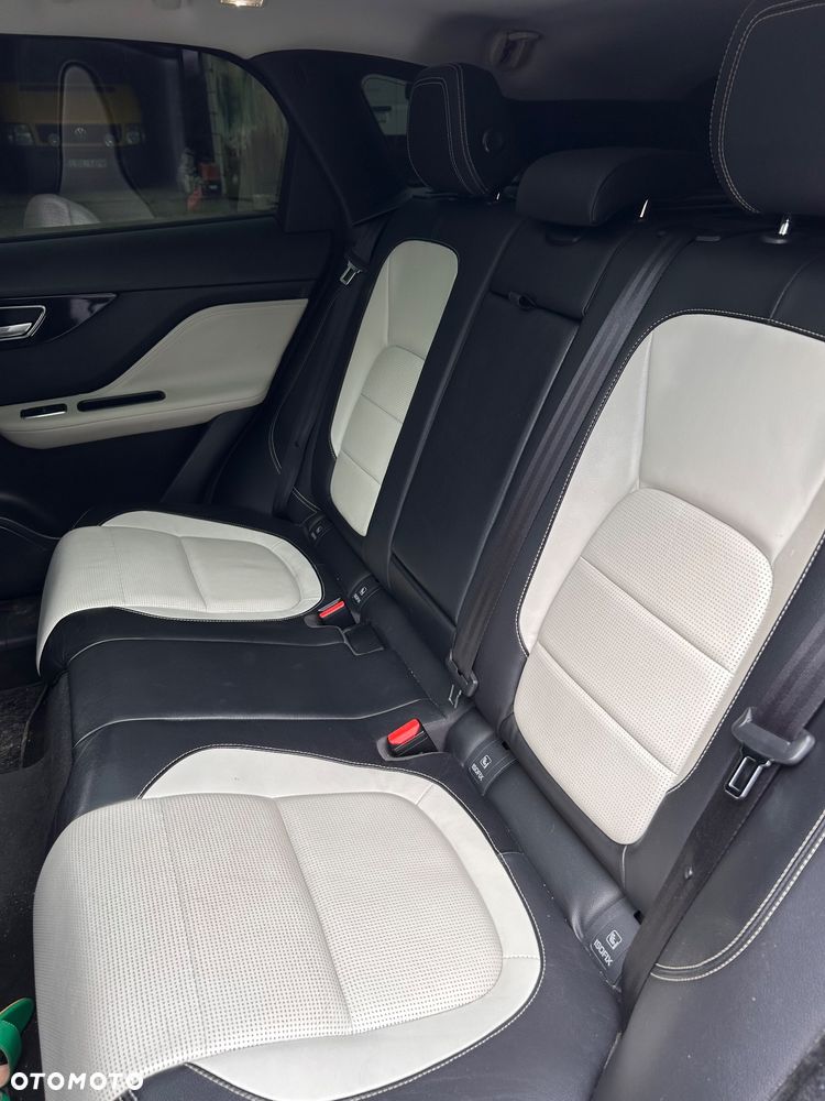 Jaguar F-Pace 3.0 V6 AWD R-Sport - 23