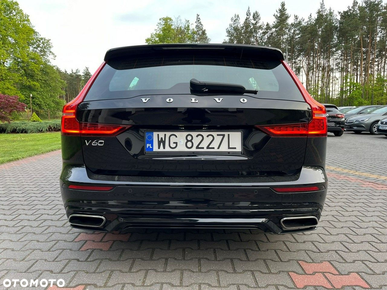 Volvo V60 T4 R-Design - 3