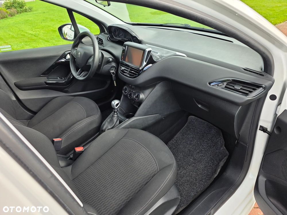 Peugeot 208 BlueHDi 100 Active Pack - 11