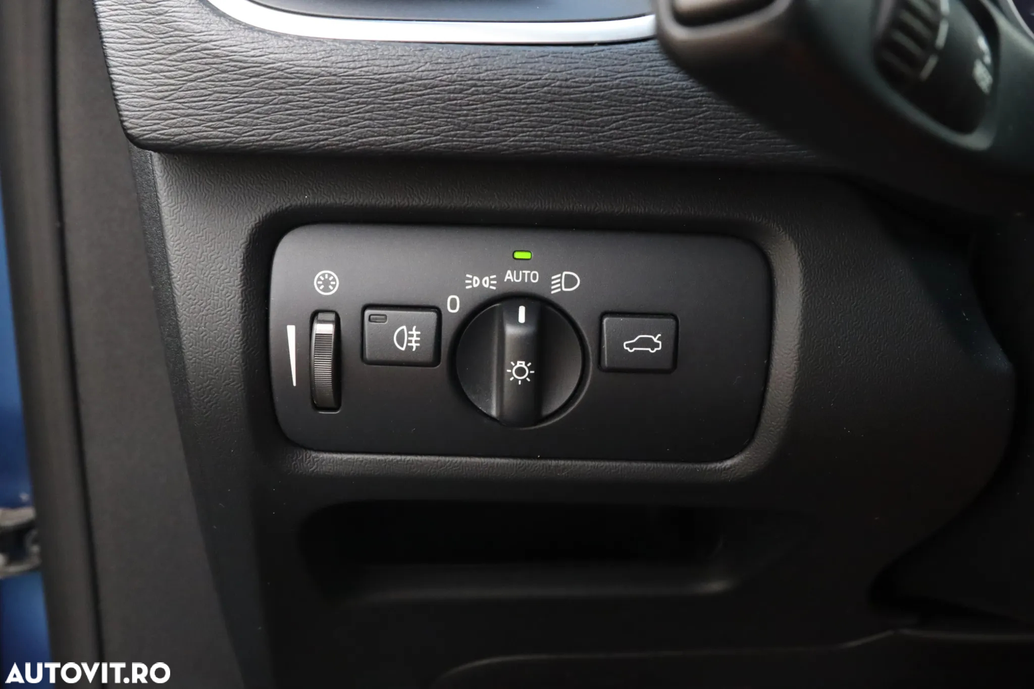Volvo V40 D3 Geartronic RDesign - 12