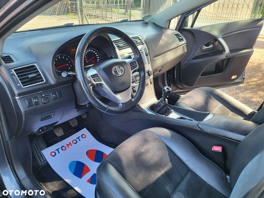 Toyota Avensis - 15