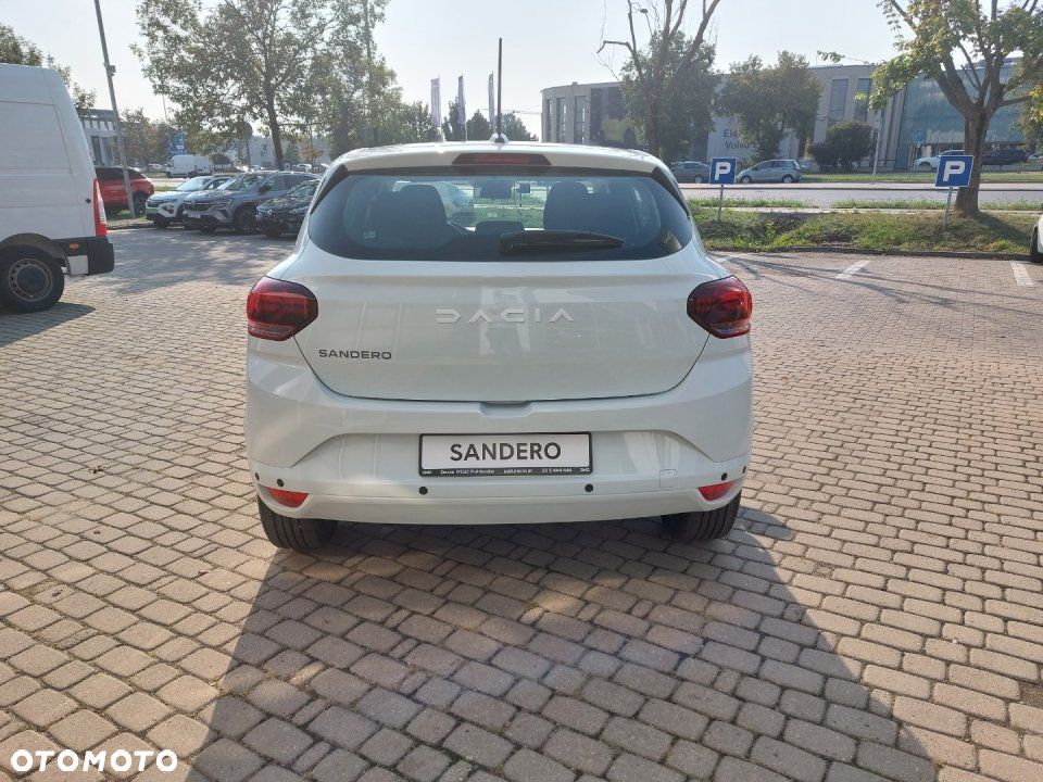 Dacia Sandero - 8
