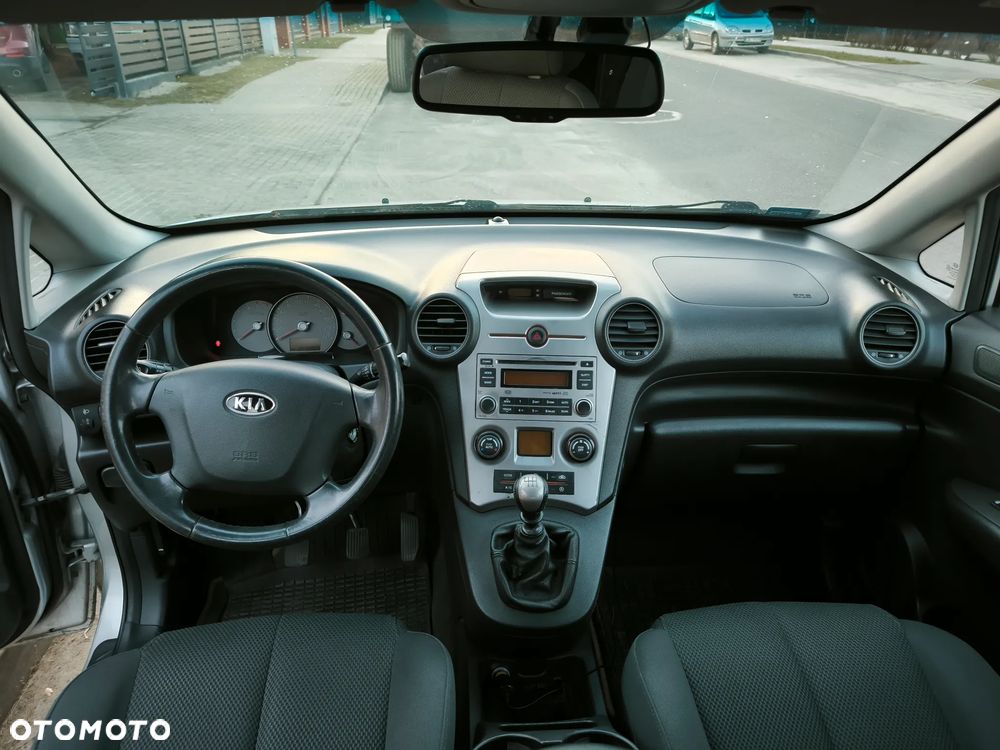Kia Carens - 2