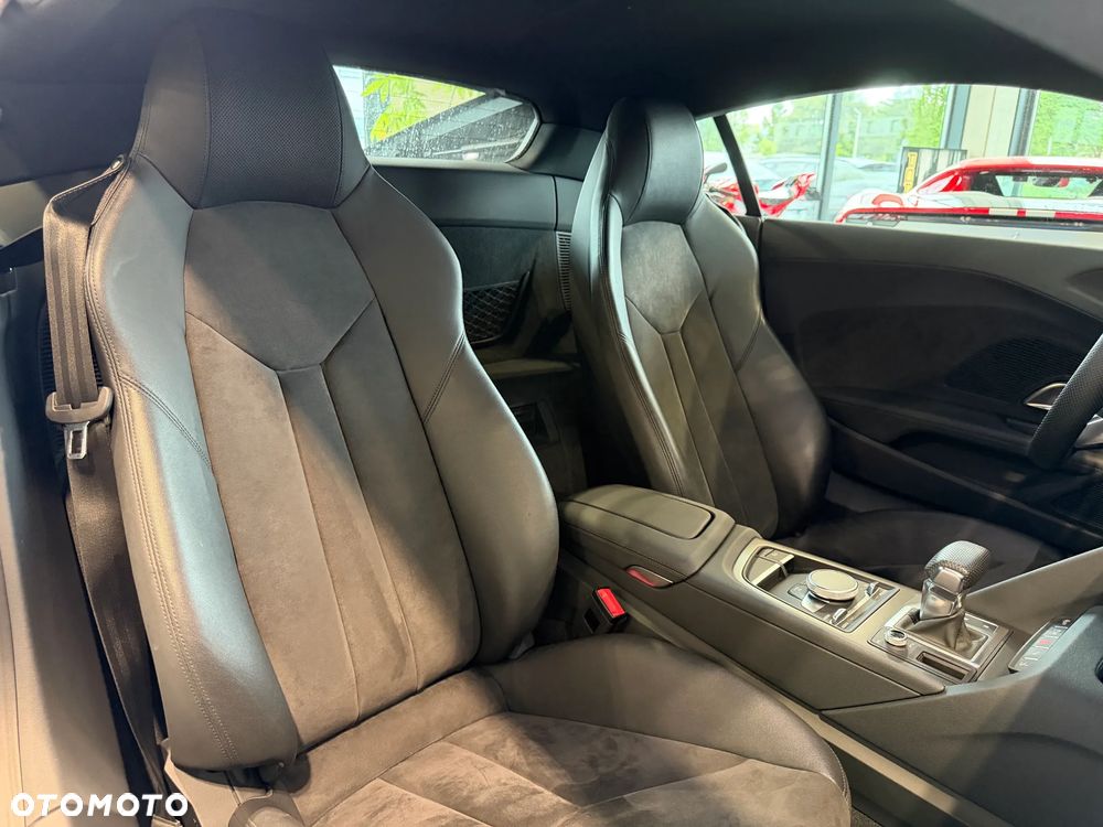 Audi R8 Coupé V10 RWD - 24