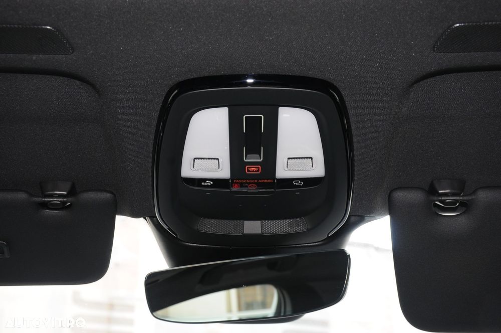 Volvo XC 60 B4 D AWD Plus Dark - 27