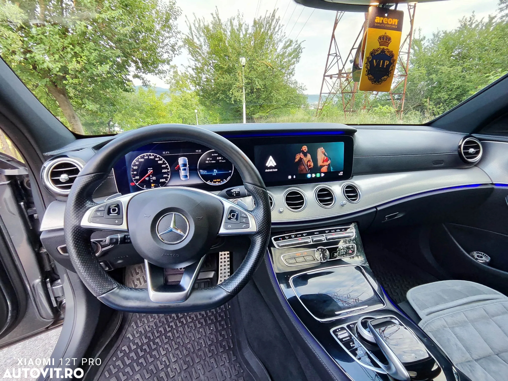 Mercedes-Benz E 220 d T 9G-TRONIC AMG Line - 24
