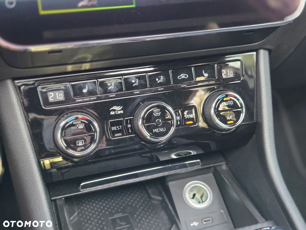 Skoda Superb 2.0 TDI SCR 4x4 Sportline DSG - 28