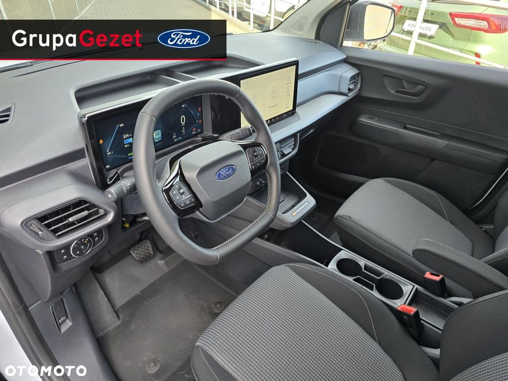 Ford Transit Courier - 12