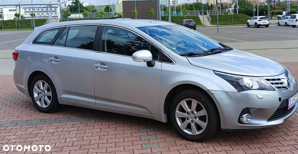 Toyota Avensis 2.0 Style MS - 15