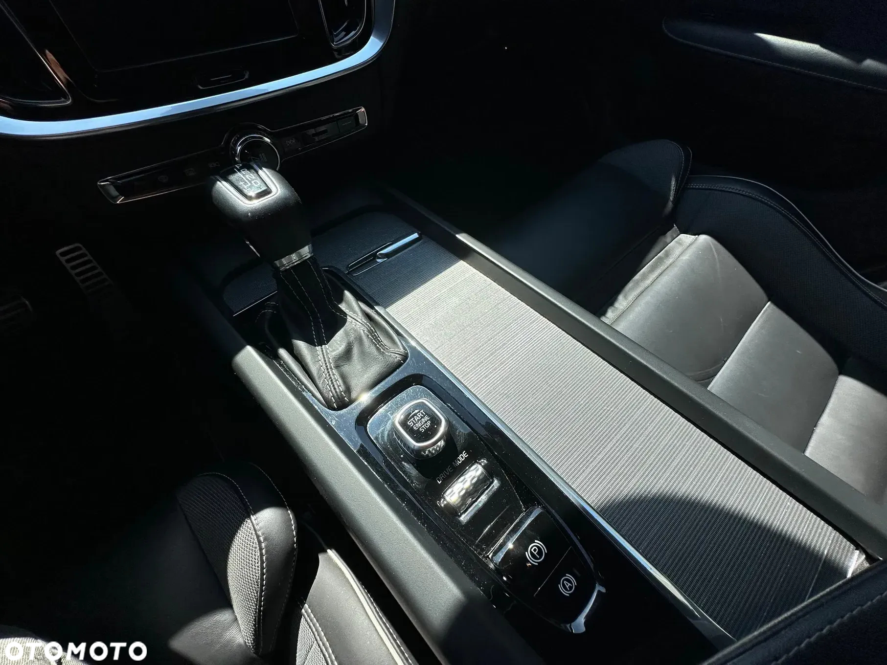 Volvo S60 T4 R-Design - 32