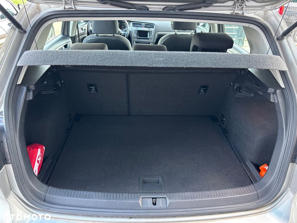 Volkswagen Golf 1.6 TDI BlueMotion Technology Comfortline - 11
