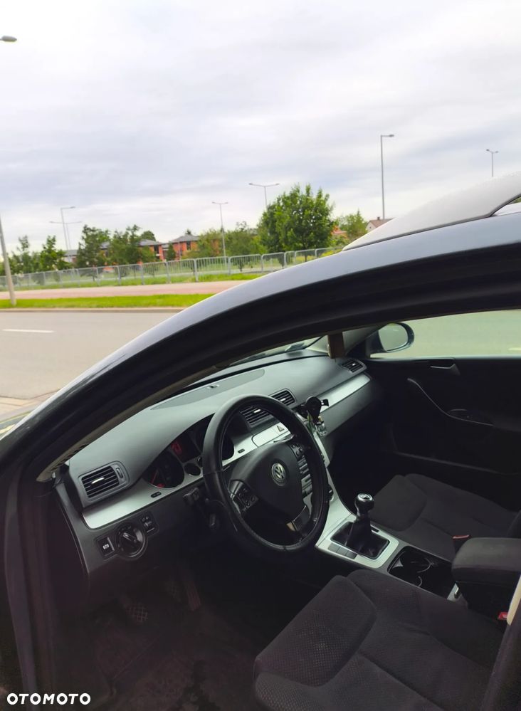 Volkswagen Passat 1.9 TDI Comfortline - 8