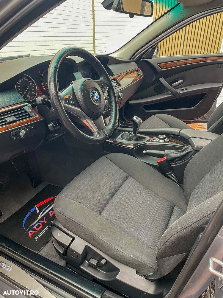 BMW Seria 5 520d Touring - 13