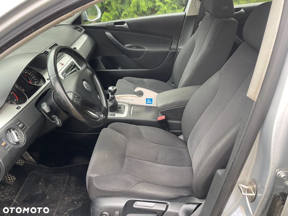 Volkswagen Passat 2.0 TDI DPF BlueMotion Technology Trendline - 8