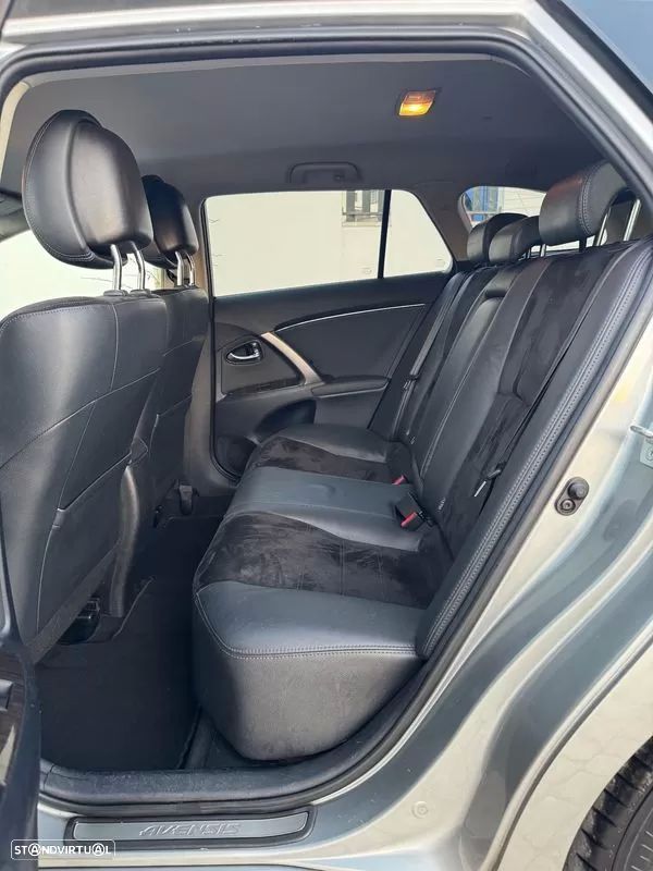 Toyota Avensis SW 2.0 D-4D Exclusive +Navi - 11