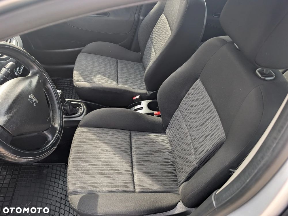Peugeot 207 1.4 Presence - 25