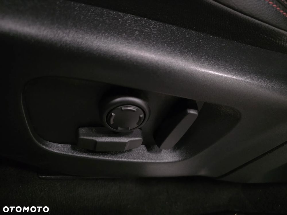 Land Rover Discovery Sport - 22