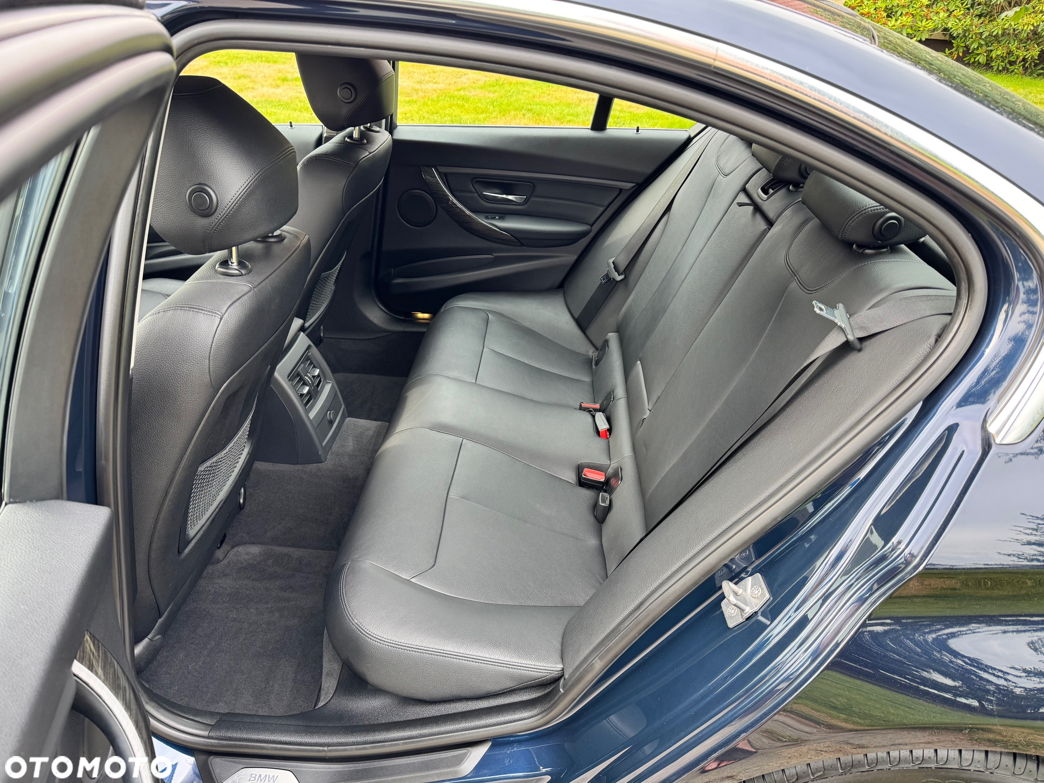 BMW Seria 3 318d Luxury Line - 14