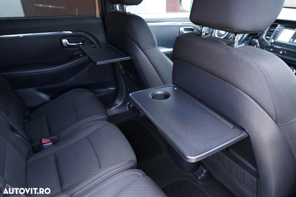 Kia Carens 1.7 CRDi 141 Aut. Dream Team Edition - 11