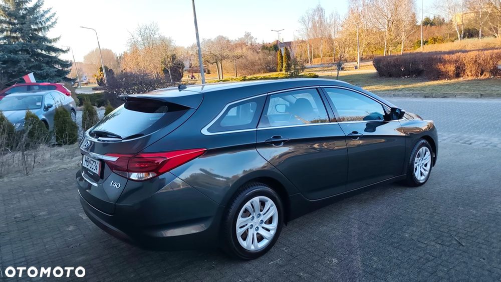 Hyundai i40 Kombi blue 1.6 Family+ - 19