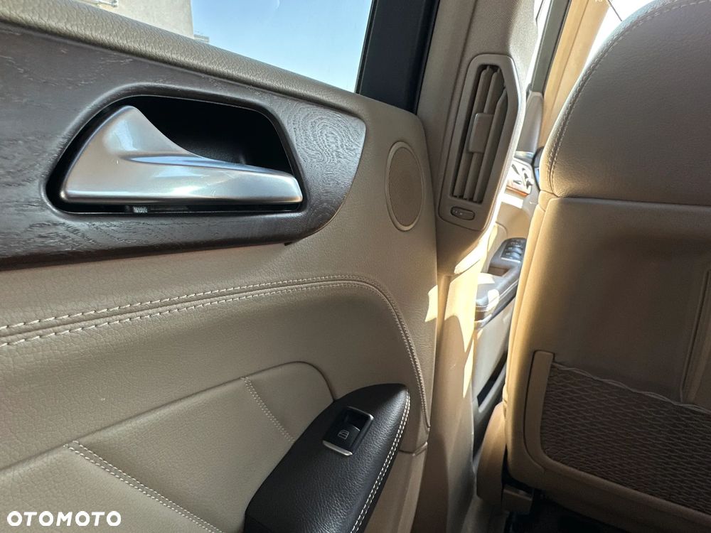 Mercedes-Benz GL - 27