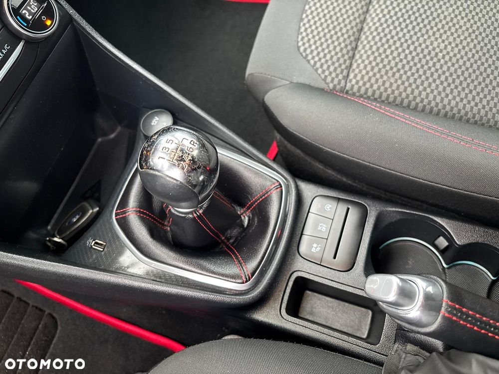 Ford Fiesta 1.0 EcoBoost S&S ST-LINE - 29