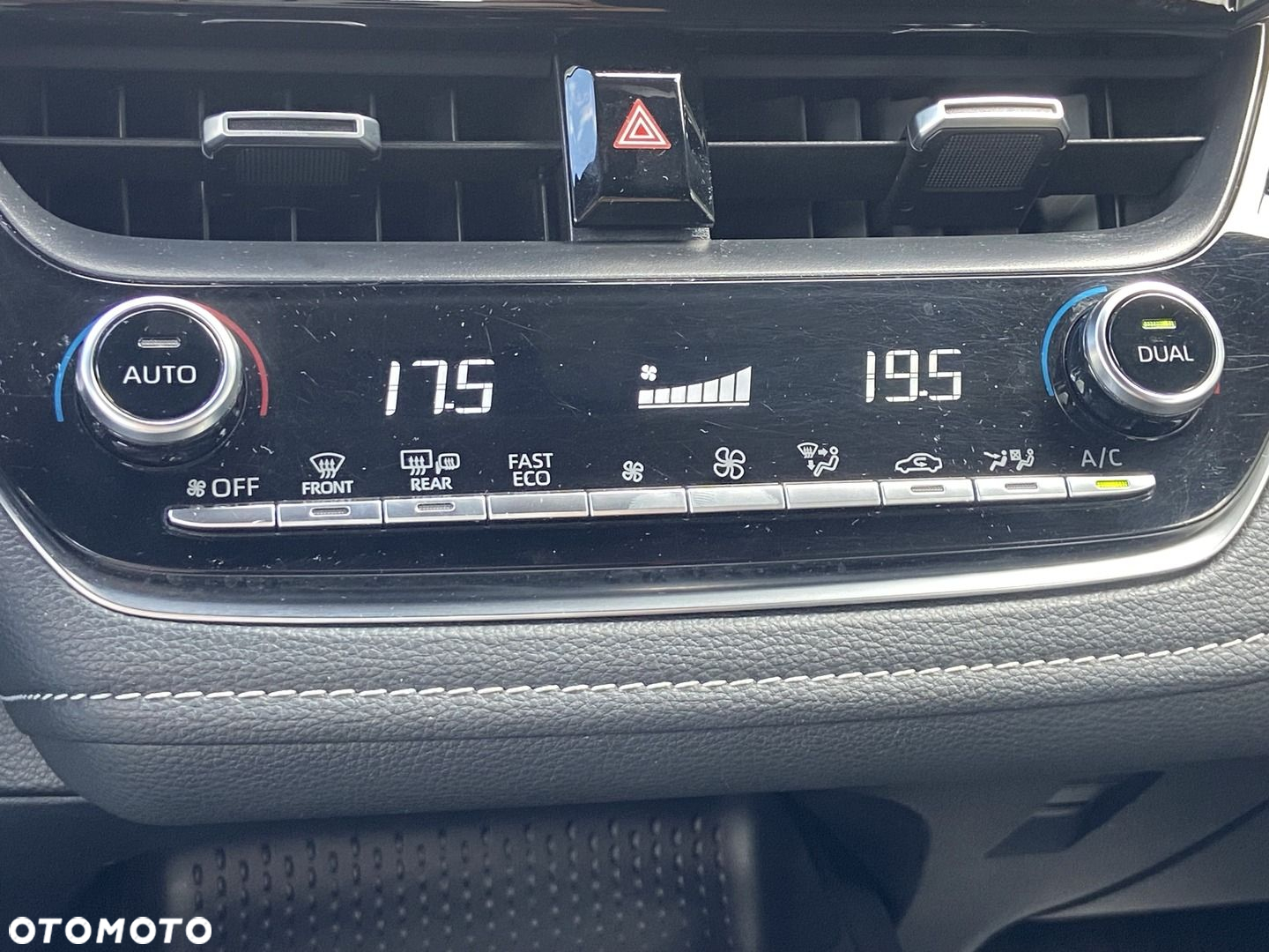 Toyota Corolla - 19
