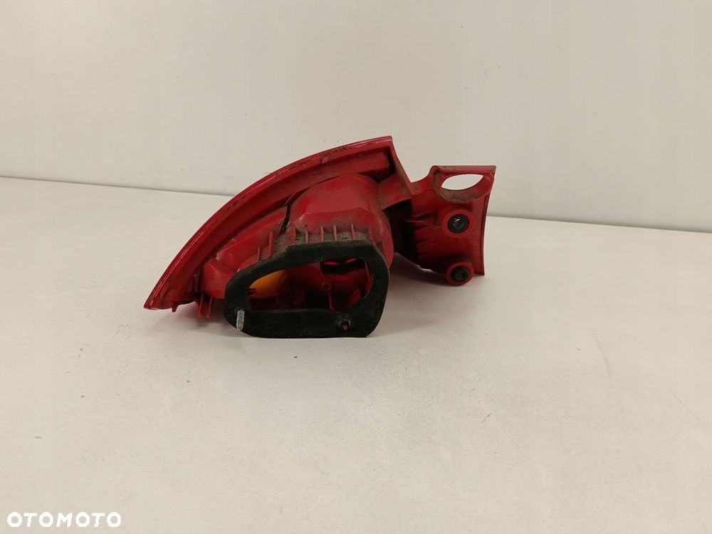 LAMPA PRAWA TYLNA SEAT LEON II 05-09 - 4