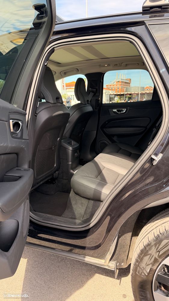 Volvo XC 60 2.0 T6 PHEV Black Edition AWD - 11