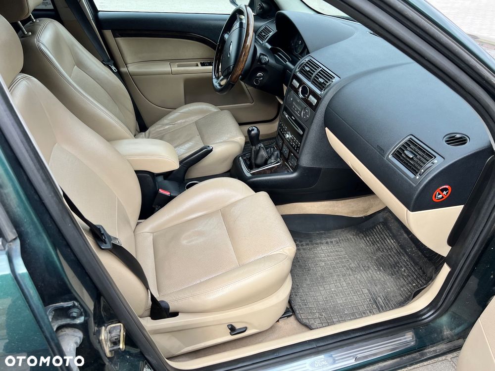 Ford Mondeo 2.0 Ghia - 8