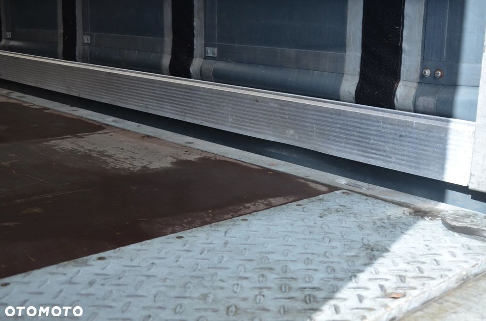 Schmitz Cargobull VARIOS / 2 POZIOMY JAZDY / OŚ PODNOSZONA / DACH POD. / CODE XL / OCYNK / 7055 - 11