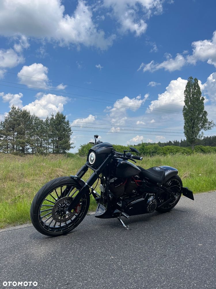 Harley-Davidson FXSB Breakout - 3