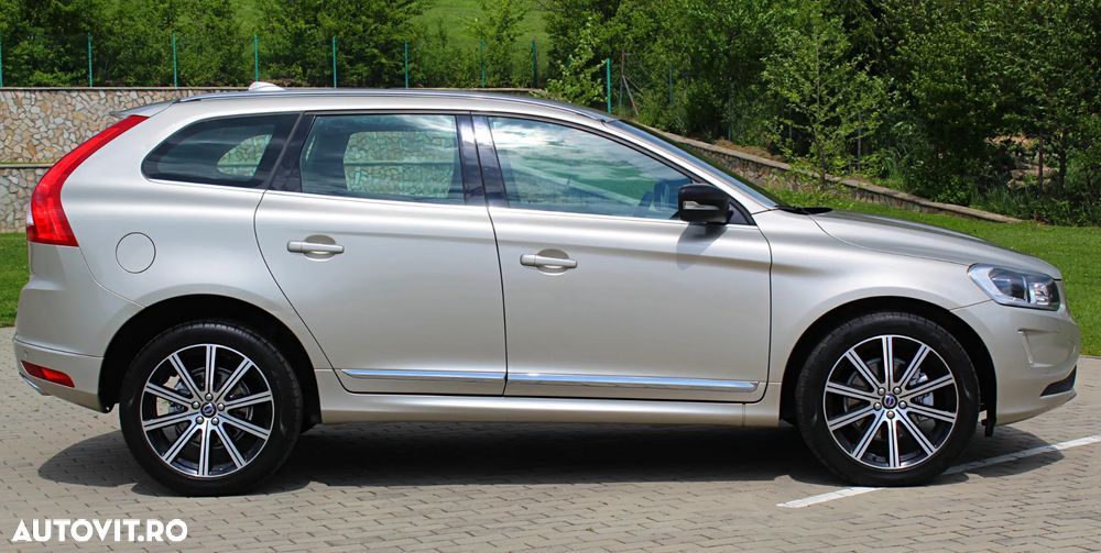 Volvo XC 60 D5 AWD Geartronic Summum - 11