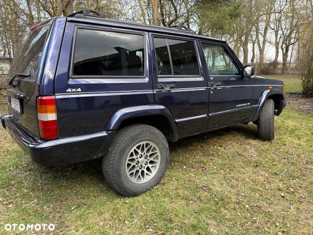 Jeep Cherokee - 20