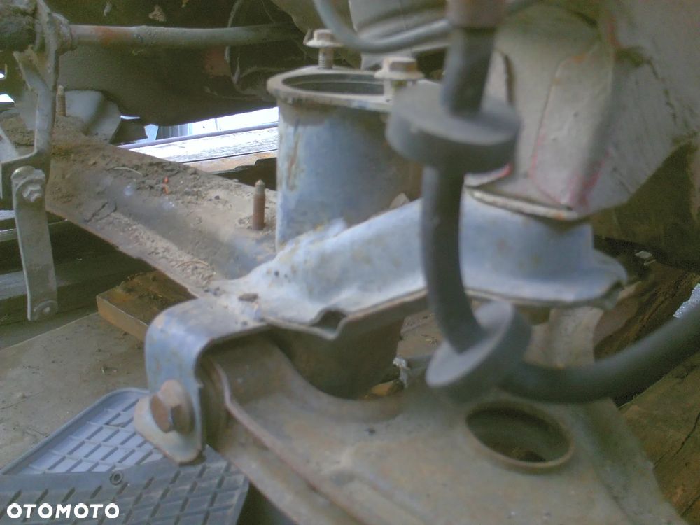 Vw golf 2 II na czesci3d dywany na kielichy tyl,zderzak szeroki,lampy tyl ciemne,zegary,prog nowy lewy,wozek przod,wahacze,amortyzatory,mc phersony,OStyl,pas podloga lampy,szyby,belka instalacja - 34