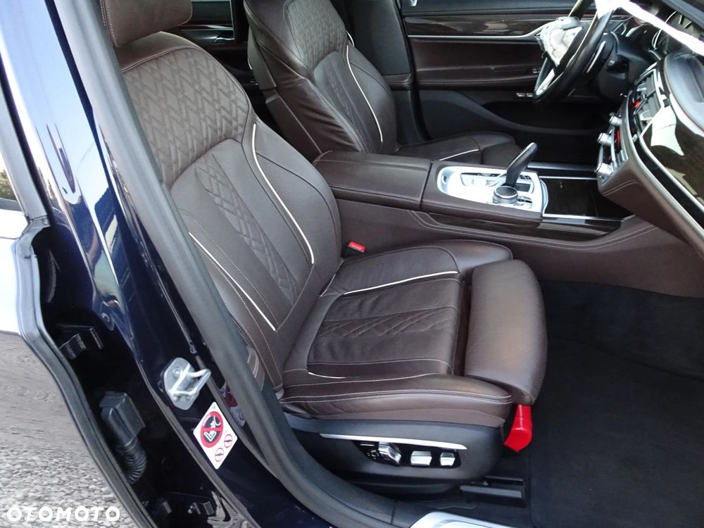 BMW Seria 7 750Ld xDrive - 24