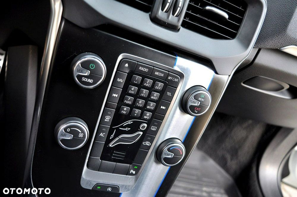 Volvo V40 D2 R-Design Summum - 32