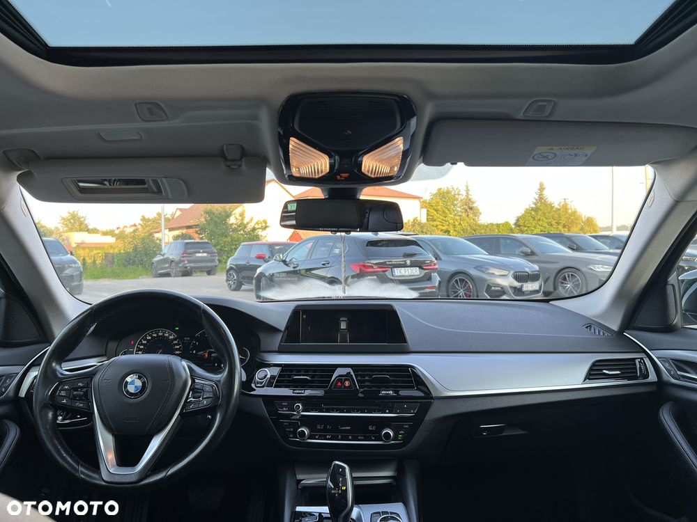 BMW Seria 5 530d xDrive - 9