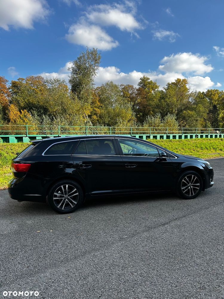 Toyota Avensis - 5
