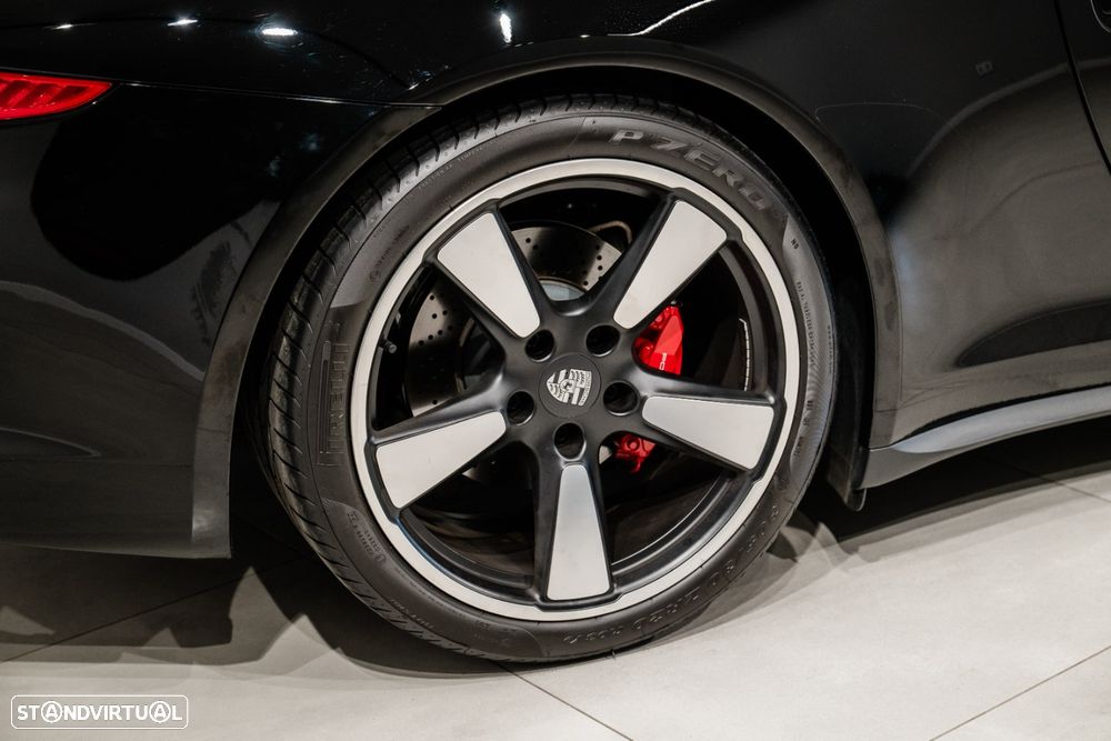 Porsche 911 (991) Carrera S 50 Anos - 11