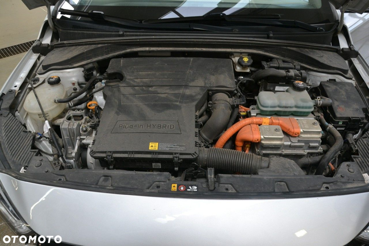 Hyundai IONIQ - 14