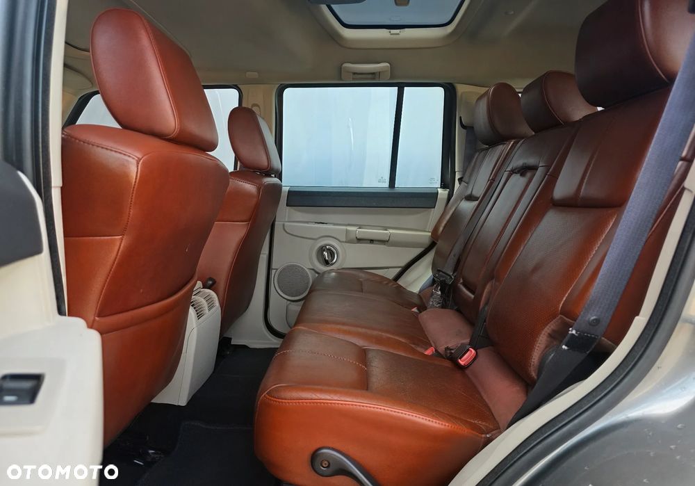 Jeep Commander 5.7 V8 Overland - 16