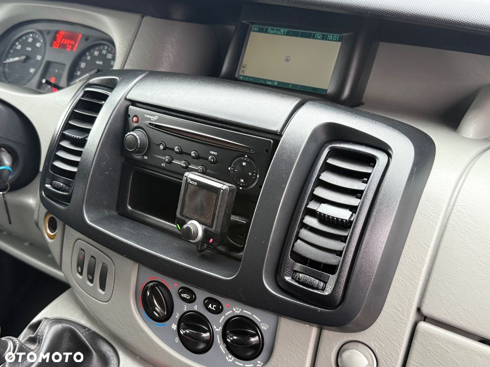 Renault Trafic - 26