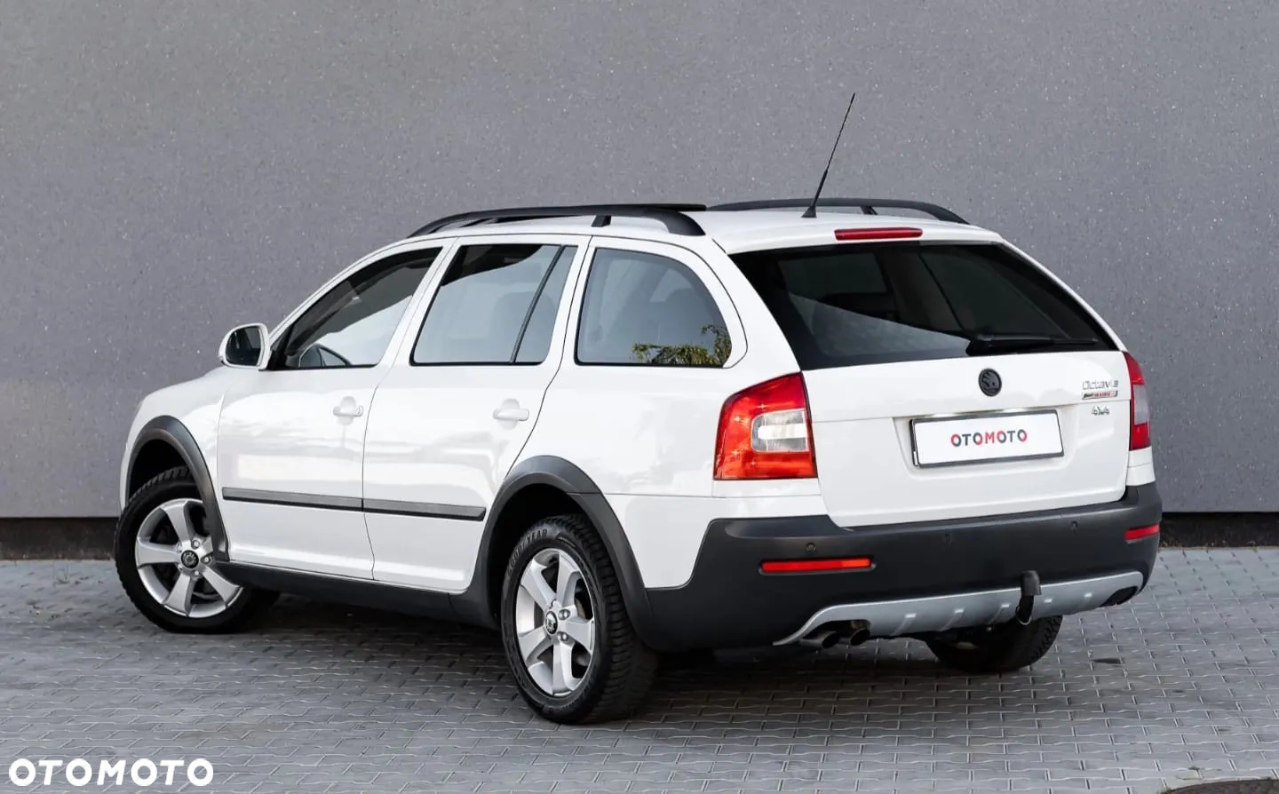 Skoda Octavia Combi 2.0 TDI DPF Scout 4x4 - 2