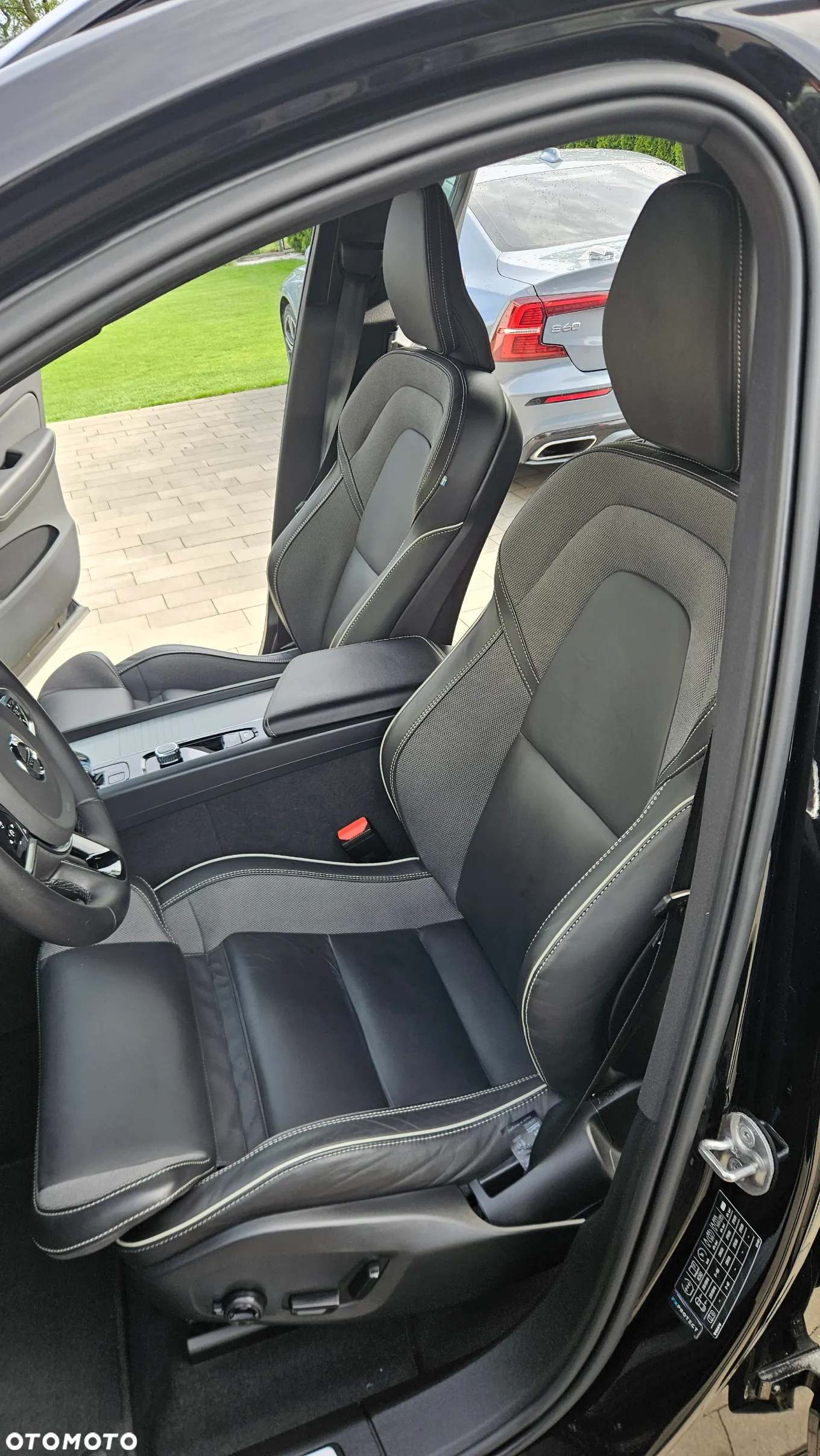 Volvo XC 60 B4 D AWD R-Design - 6